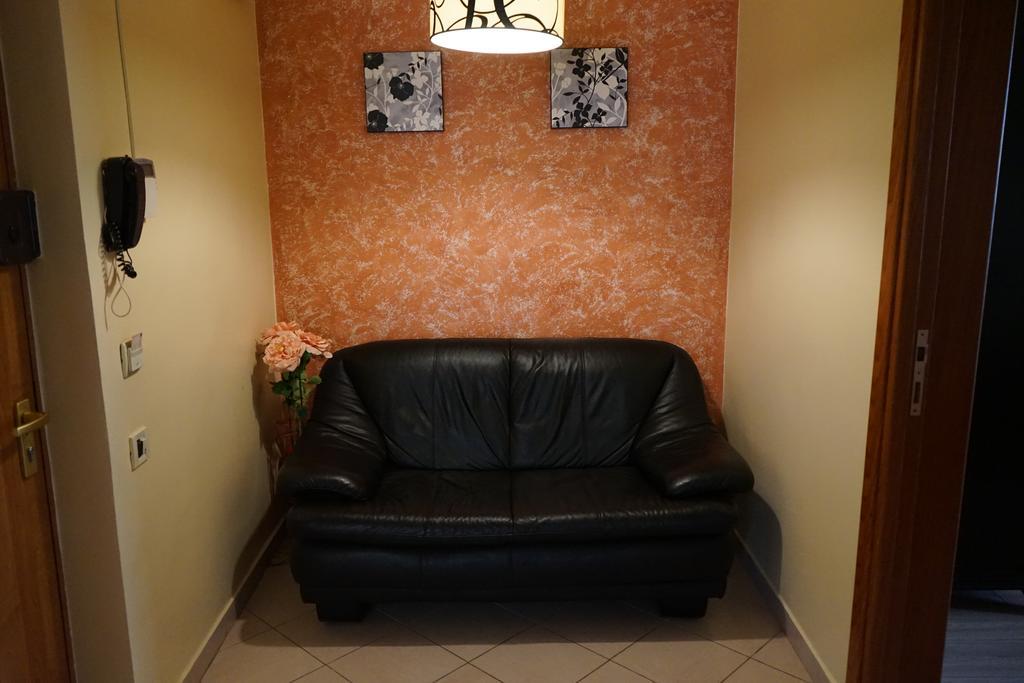 Agentia H Accommodation Bukarest Exterior foto
